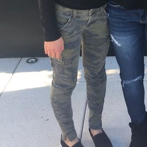 Pookie & Sebastian Low Rise Camo Pants, size 3